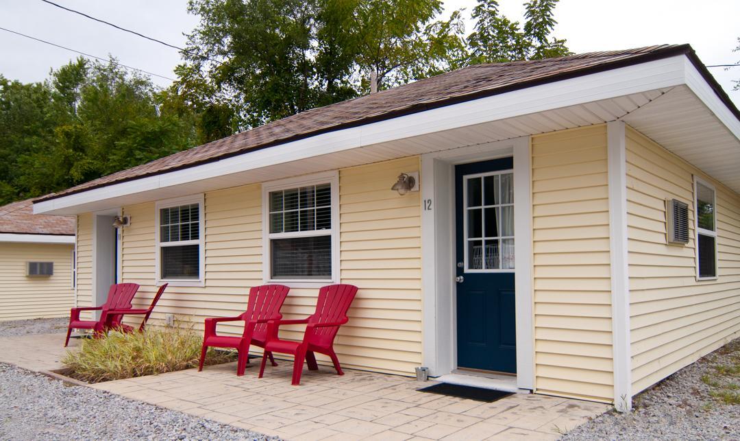 Blue Door Cottages Monticello Exterior photo