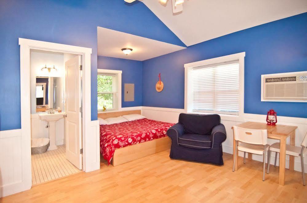 Blue Door Cottages Monticello Exterior photo